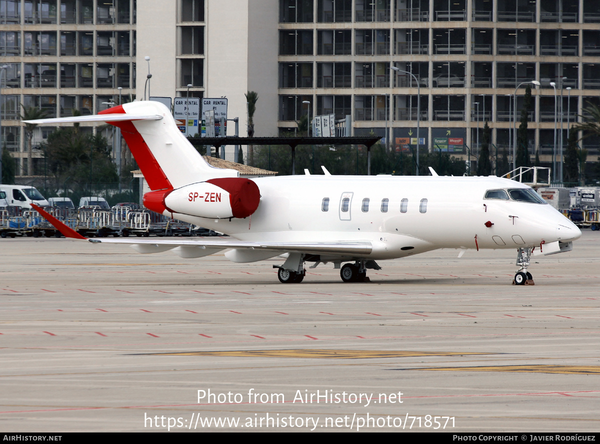 Aircraft Photo of SP-ZEN | Bombardier Challenger 350 (BD-100-1A10) | AirHistory.net #718571