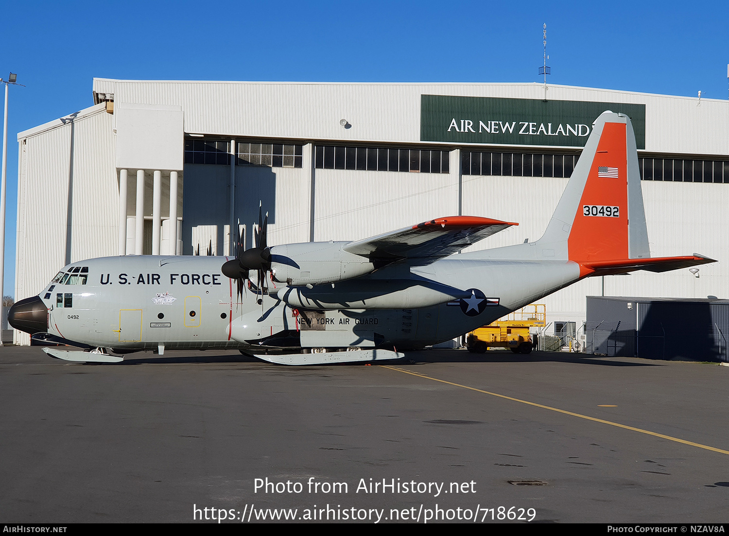 Aircraft Photo of 83-0492 / 30492 | Lockheed LC-130H Hercules (L-382) | USA - Air Force | AirHistory.net #718629