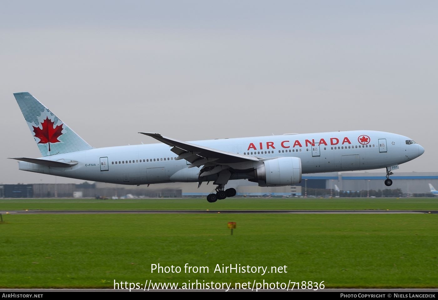 Aircraft Photo of C-FIUA | Boeing 777-233/LR | Air Canada | AirHistory.net #718836