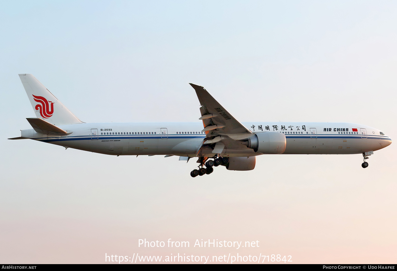 Aircraft Photo of B-2033 | Boeing 777-39L/ER | Air China | AirHistory.net #718842