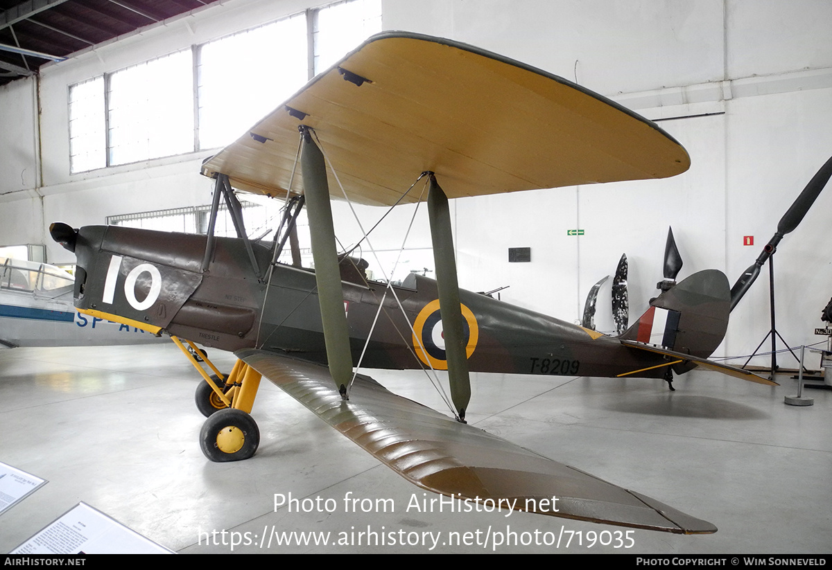 Aircraft Photo of T8209 / T-8209 | De Havilland D.H. 82A Tiger Moth II | UK - Air Force | AirHistory.net #719035