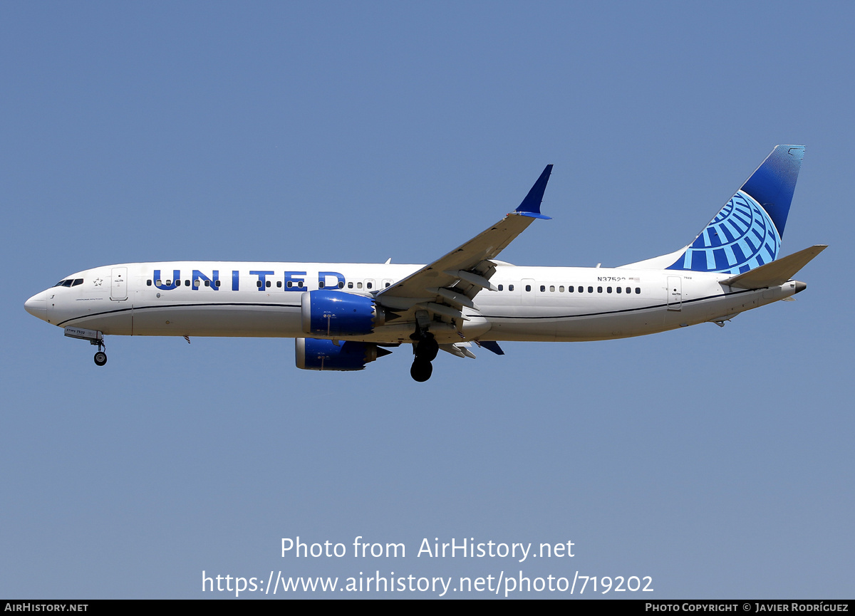 Aircraft Photo of N37522 | Boeing 737-9 Max 9 | United Airlines | AirHistory.net #719202