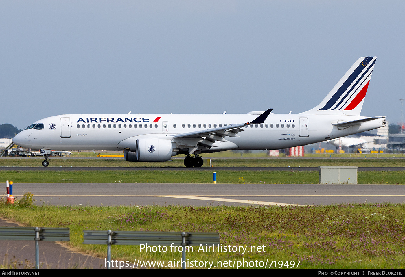 Aircraft Photo of F-HZUX | Airbus A220-371 (BD-500-1A11) | Air France | AirHistory.net #719497