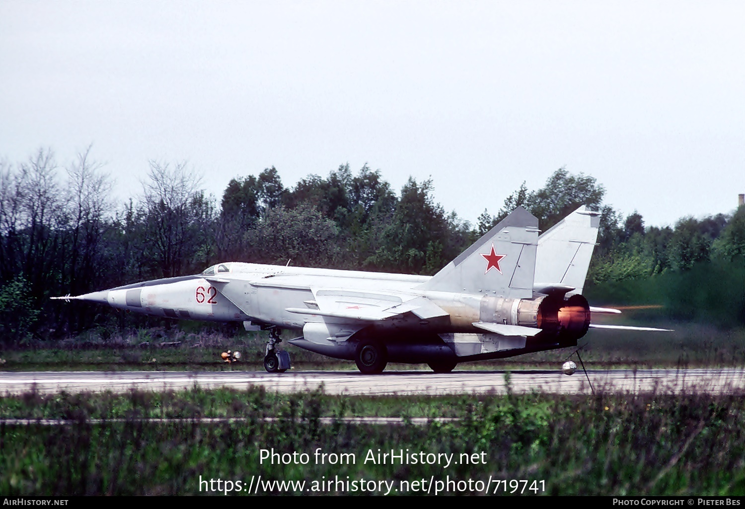 Aircraft Photo of 62 red | Mikoyan-Gurevich MiG-25RBF | Soviet Union - Air Force | AirHistory.net #719741