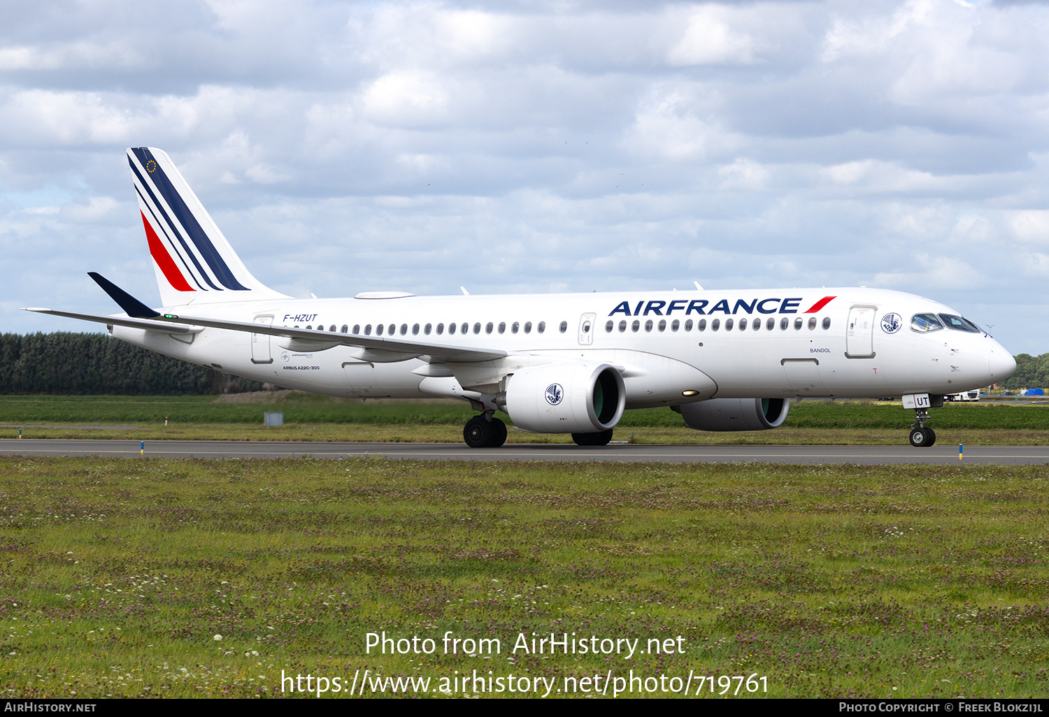 Aircraft Photo of F-HZUT | Airbus A220-371 (BD-500-1A11) | Air France | AirHistory.net #719761