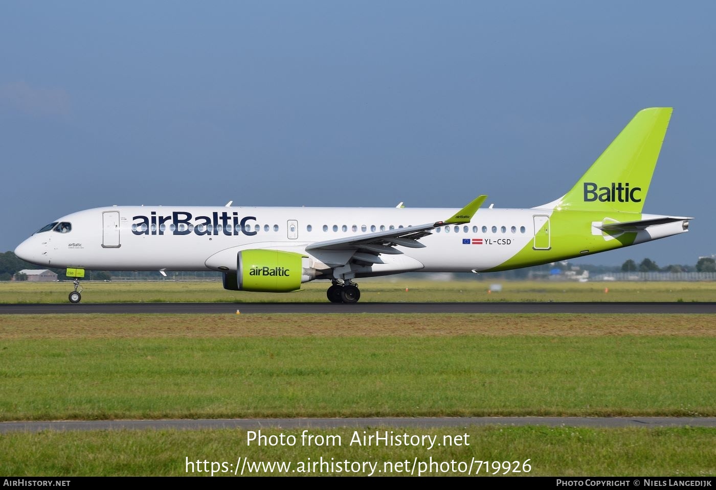 Aircraft Photo of YL-CSD | Airbus A220-371 (BD-500-1A11) | AirBaltic | AirHistory.net #719926