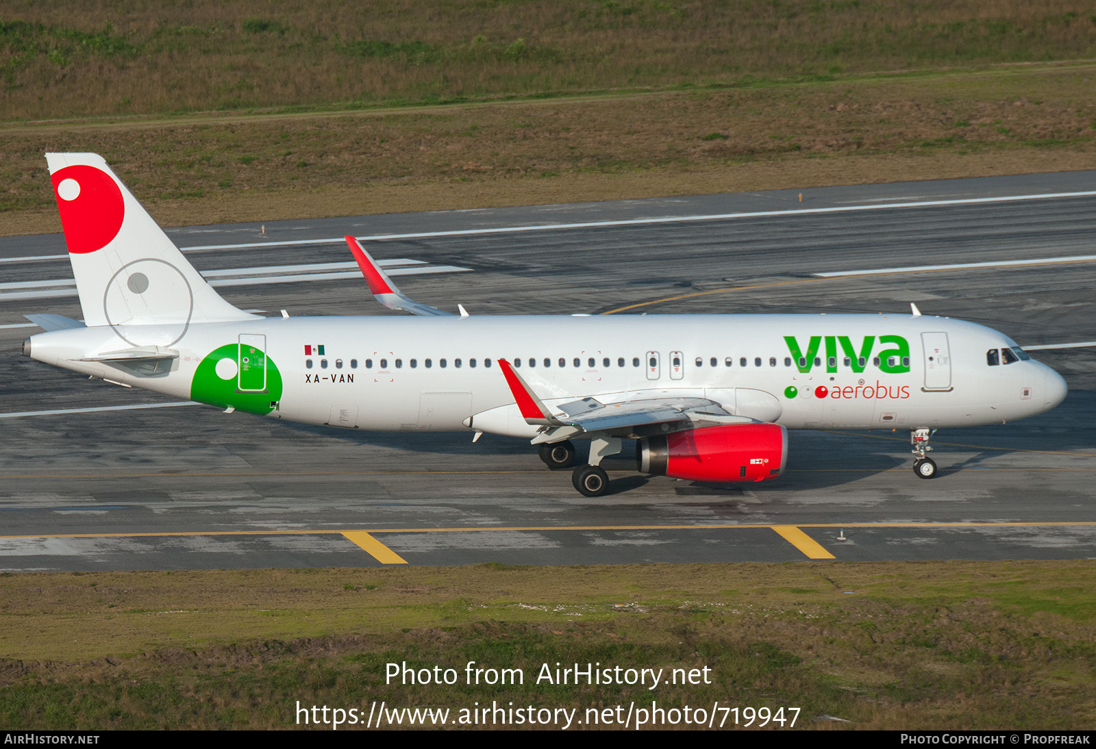 Aircraft Photo of XA-VAN | Airbus A320-232 | Viva Aerobús | AirHistory.net #719947