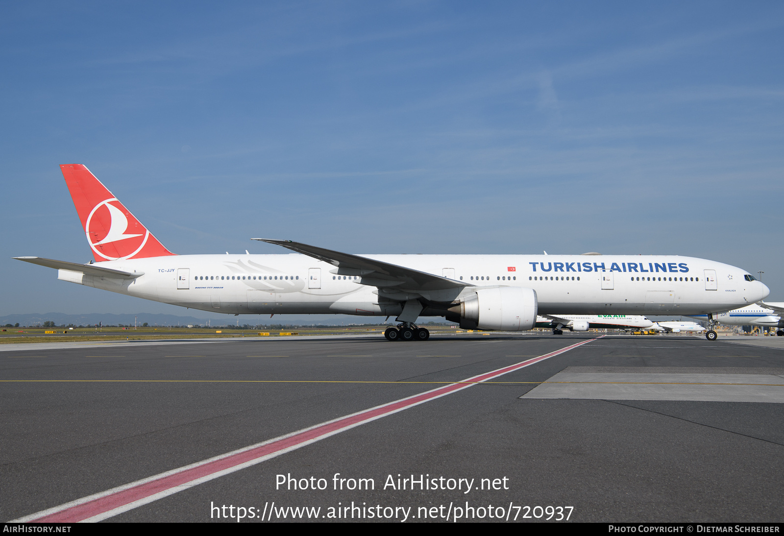 Aircraft Photo of TC-JJY | Boeing 777-3F2/ER | Turkish Airlines | AirHistory.net #720937