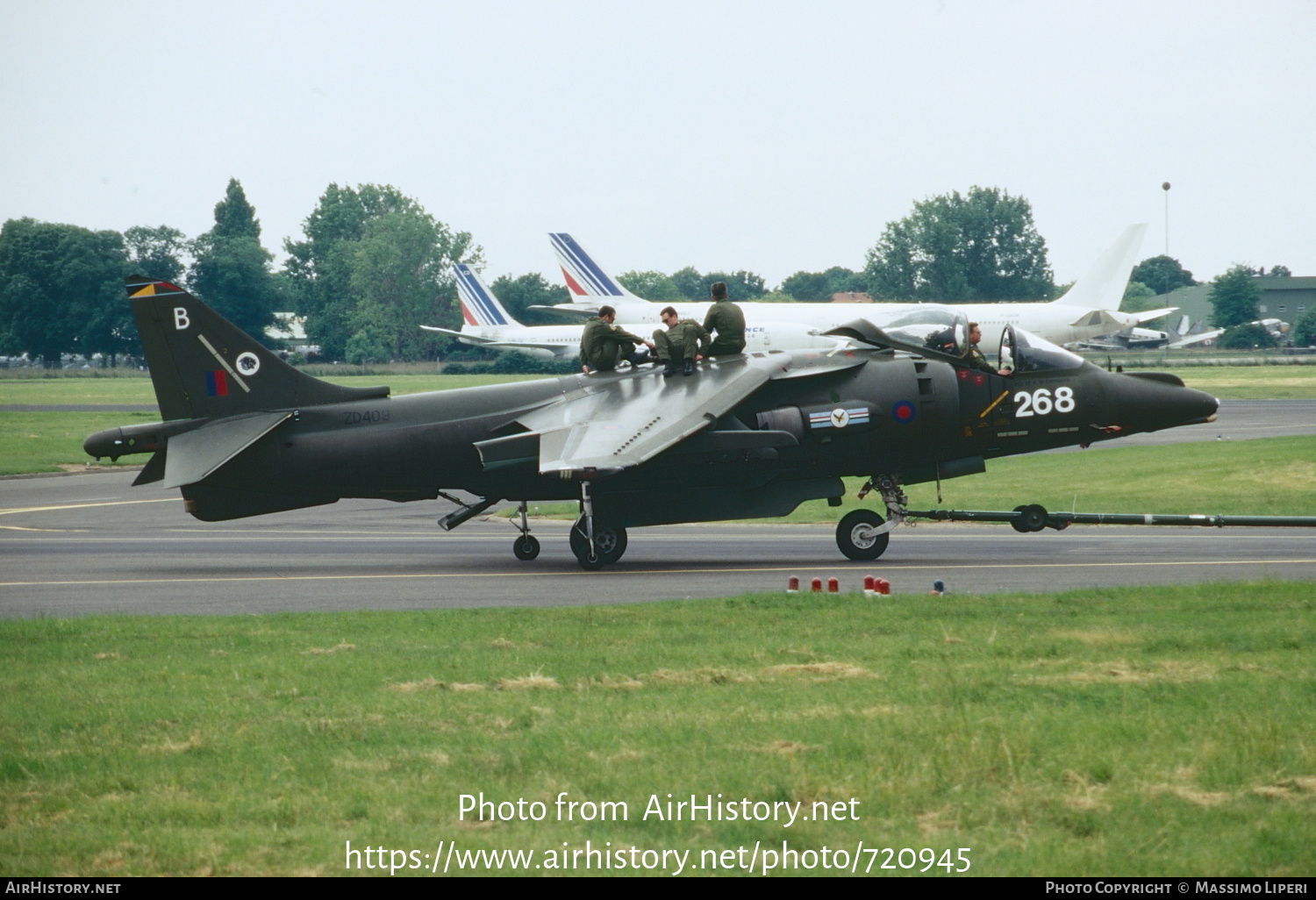 Aircraft Photo of ZD409 | British Aerospace Harrier GR7 | UK - Air Force | AirHistory.net #720945