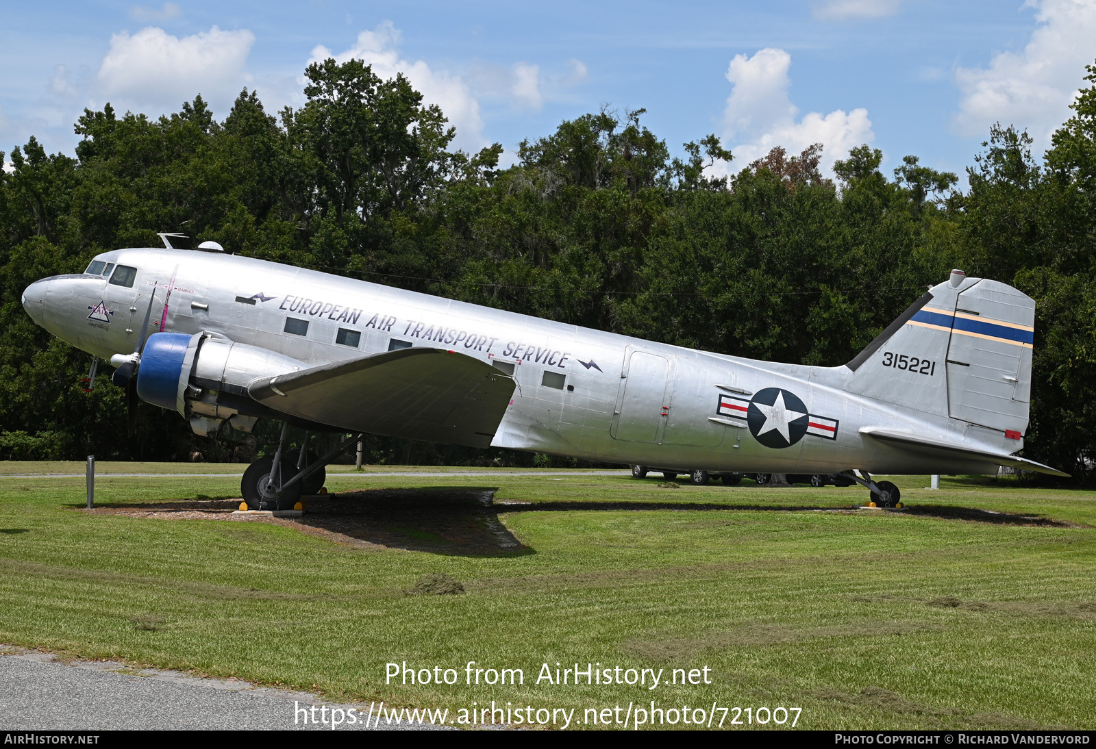 Aircraft Photo of 43-15221 / 315221 | Douglas C-47A Skytrain | USA - Air Force | AirHistory.net #721007