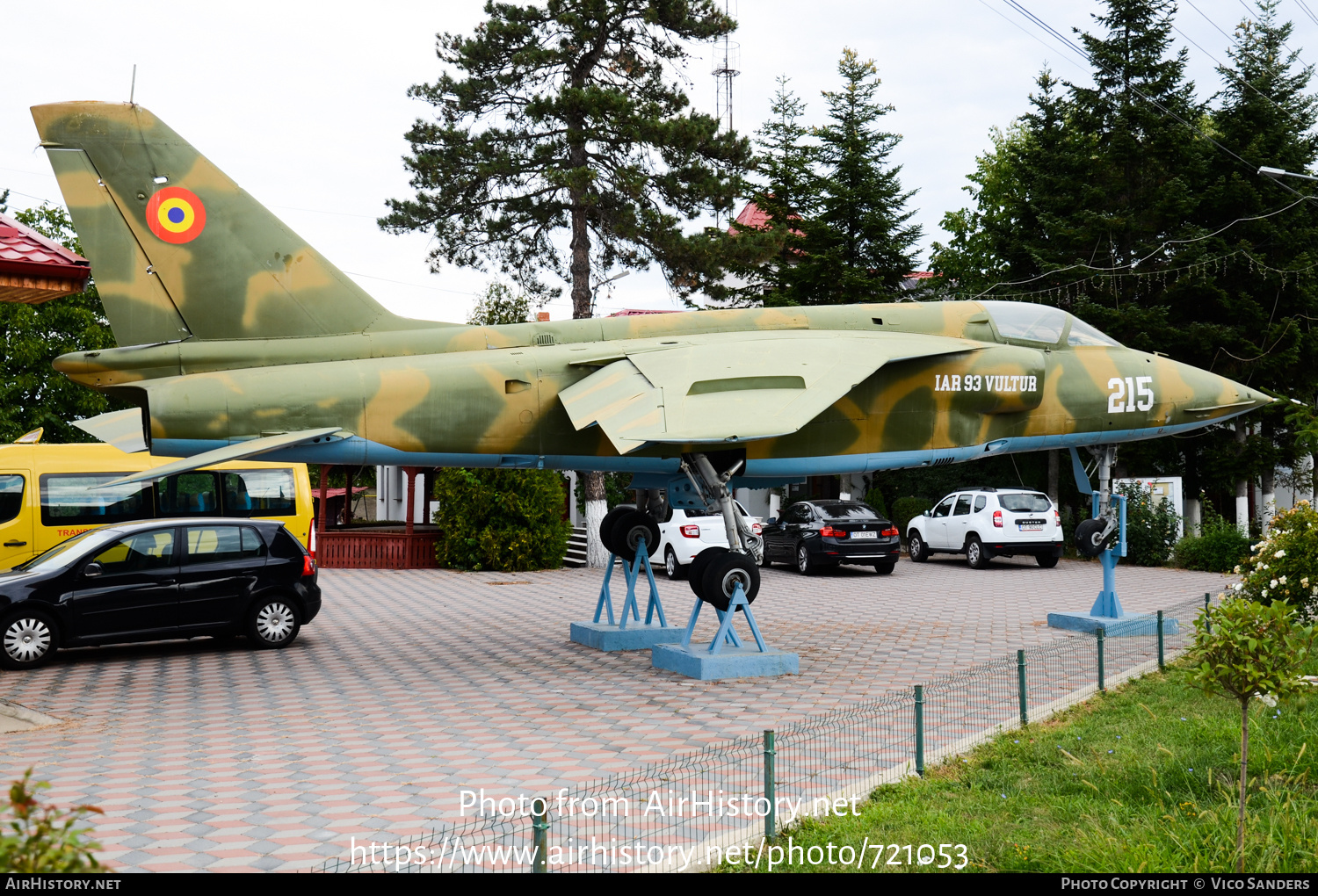 Aircraft Photo of 215 | Craiova IAR-93MB Vultur | Romania - Air Force | AirHistory.net #721053