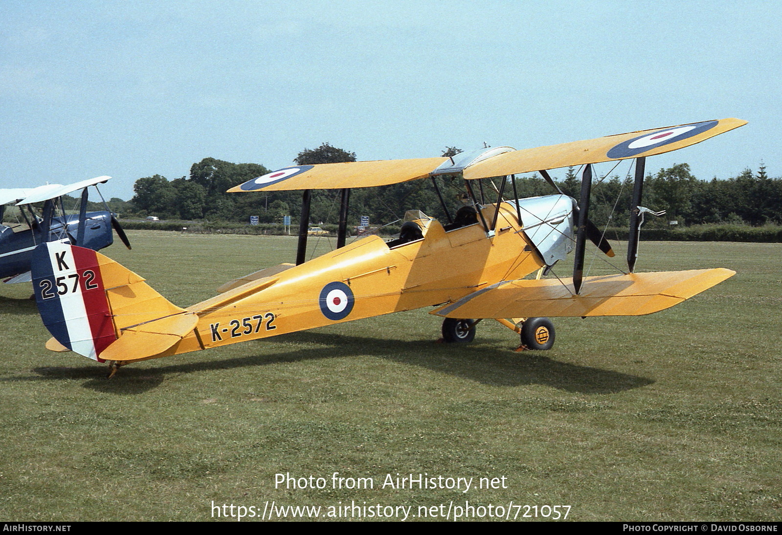 Aircraft Photo of G-AOZH / K-2572 | De Havilland D.H. 82A Tiger Moth II | UK - Air Force | AirHistory.net #721057