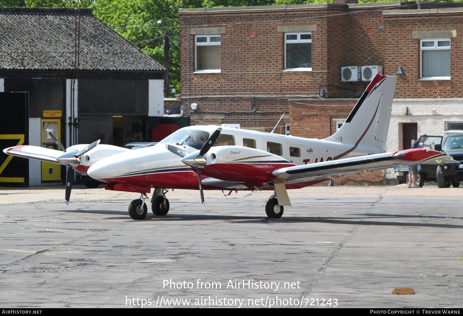 Aircraft Photo of G-TJAG | Piper PA-34-220T Seneca V | AirHistory.net #721243