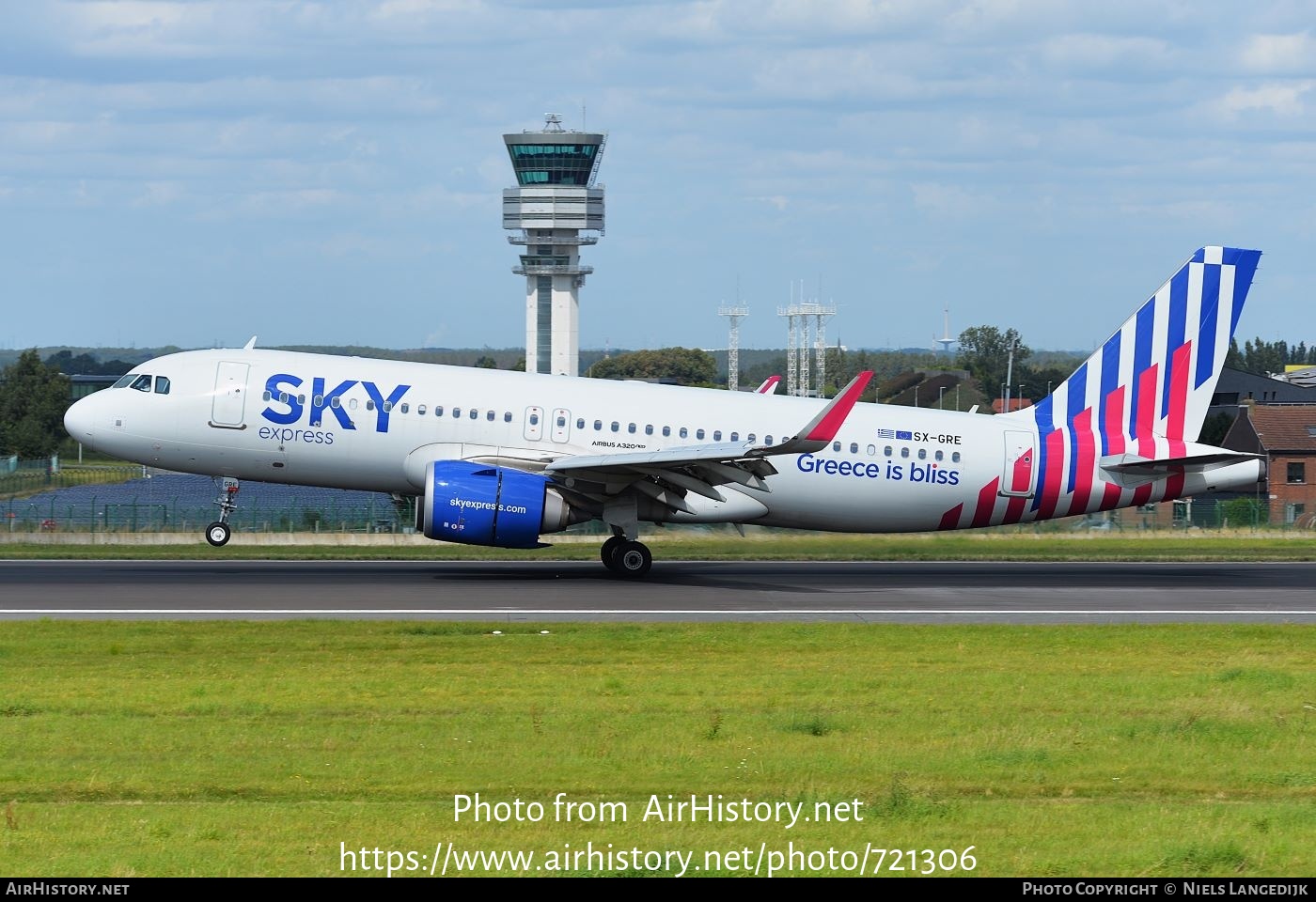 Aircraft Photo of SX-GRE | Airbus A320-251N | Sky Express | AirHistory.net #721306