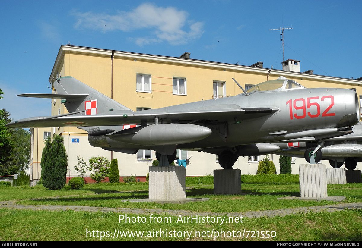 Aircraft Photo of 1952 | PZL-Mielec Lim-5 | Poland - Air Force | AirHistory.net #721550