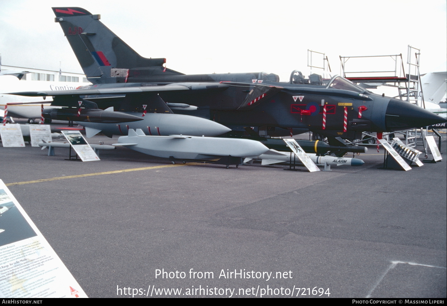 Aircraft Photo of ZA374 | Panavia Tornado GR1 | UK - Air Force | AirHistory.net #721694