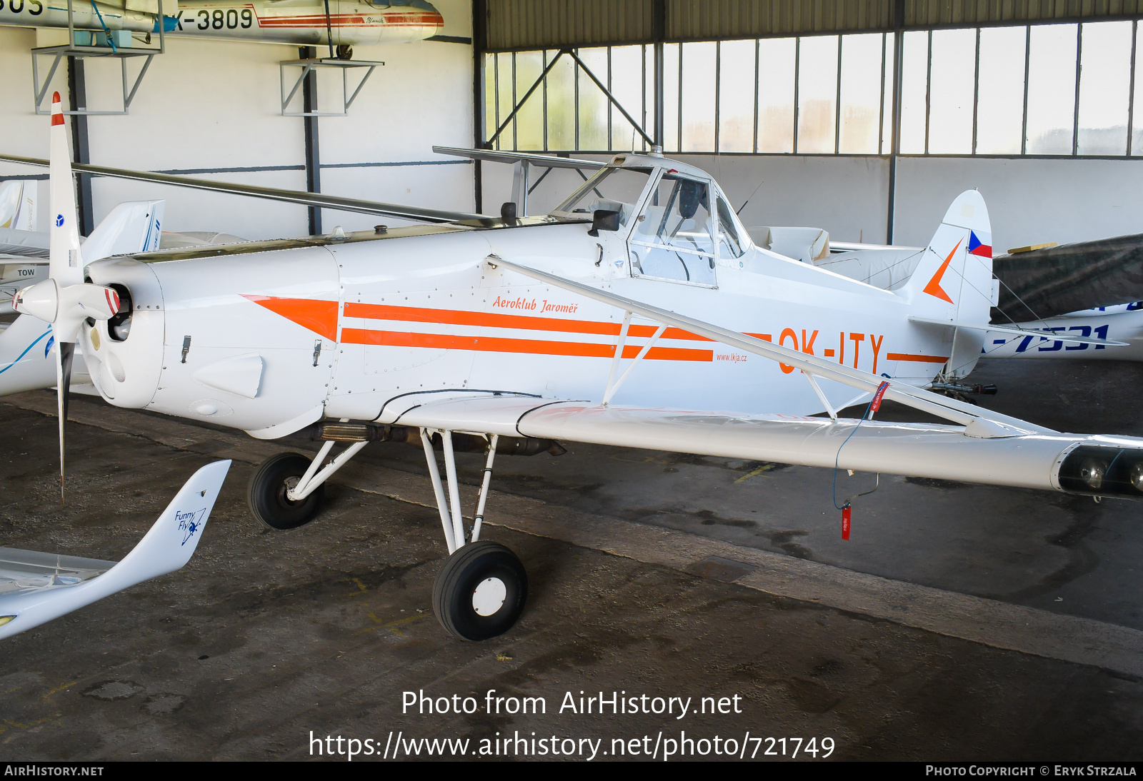 Aircraft Photo of OK-ITY | Piper PA-25-235 Pawnee | Aeroklub Jaromĕř | AirHistory.net #721749