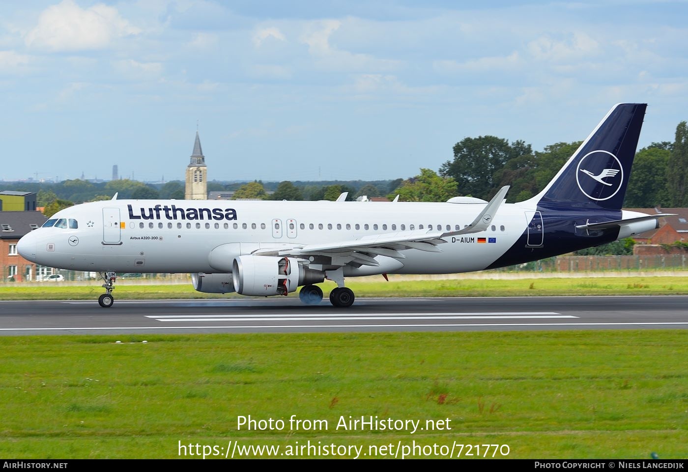 Aircraft Photo of D-AIUM | Airbus A320-214 | Lufthansa | AirHistory.net #721770