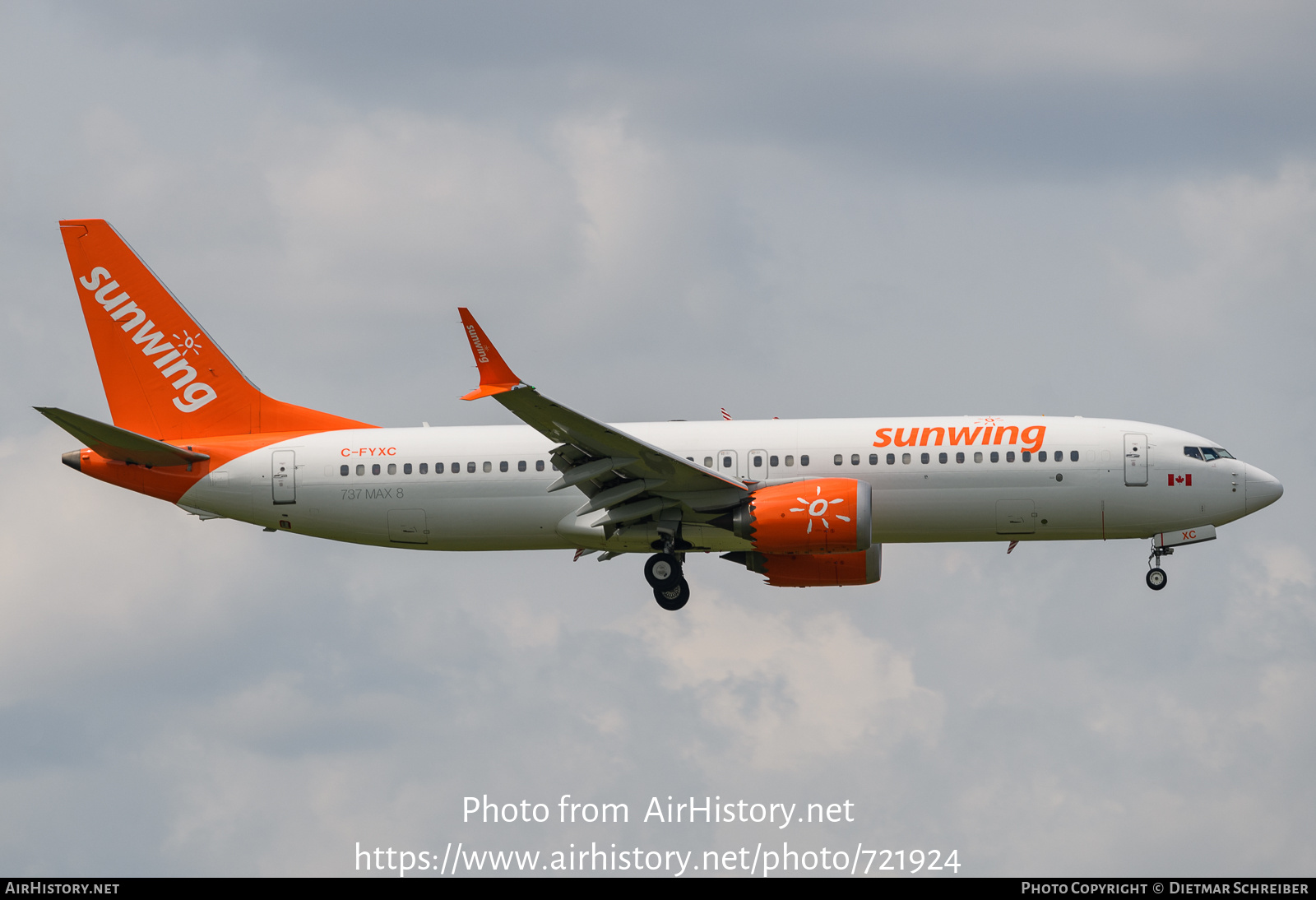 Aircraft Photo of C-FYXC | Boeing 737-8 Max 8 | Sunwing Airlines | AirHistory.net #721924