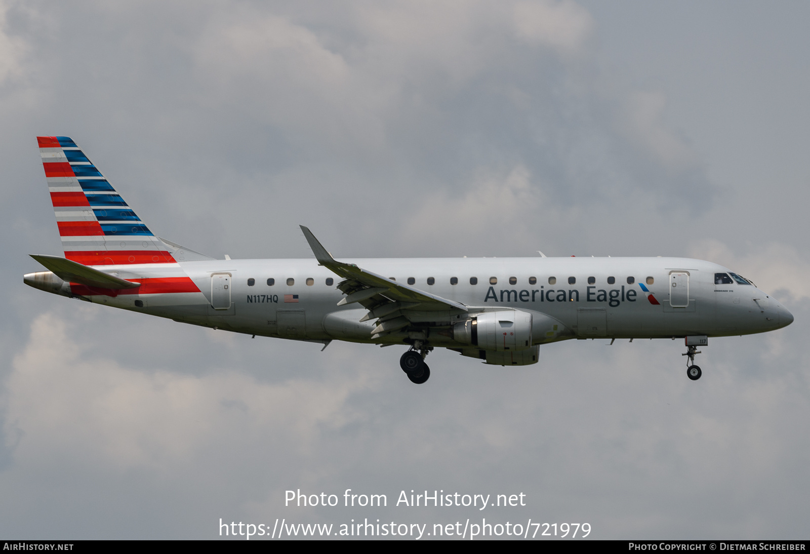 Aircraft Photo of N117HQ | Embraer 175LR (ERJ-170-200LR) | American Eagle | AirHistory.net #721979