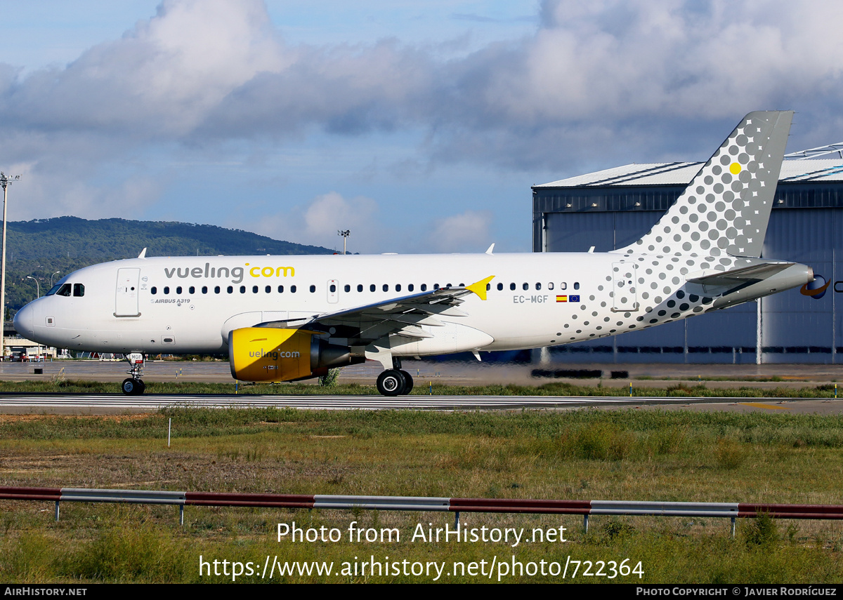 Aircraft Photo of EC-MGF | Airbus A319-111 | Vueling Airlines | AirHistory.net #722364