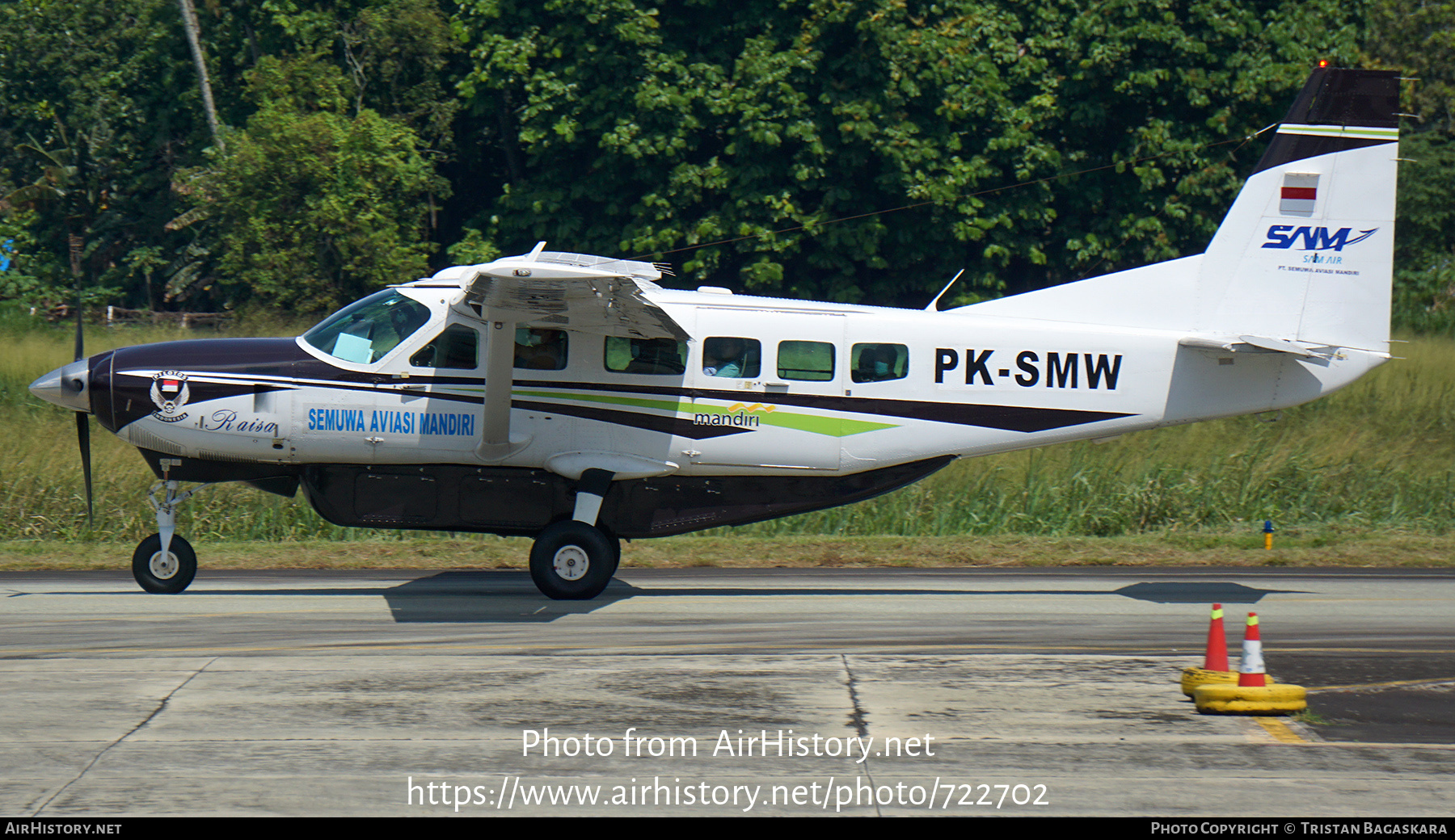 Aircraft Photo of PK-SMW | Cessna 208 Caravan 675 | SAM Air - Semuwa Aviasi Mandiri | AirHistory.net #722702