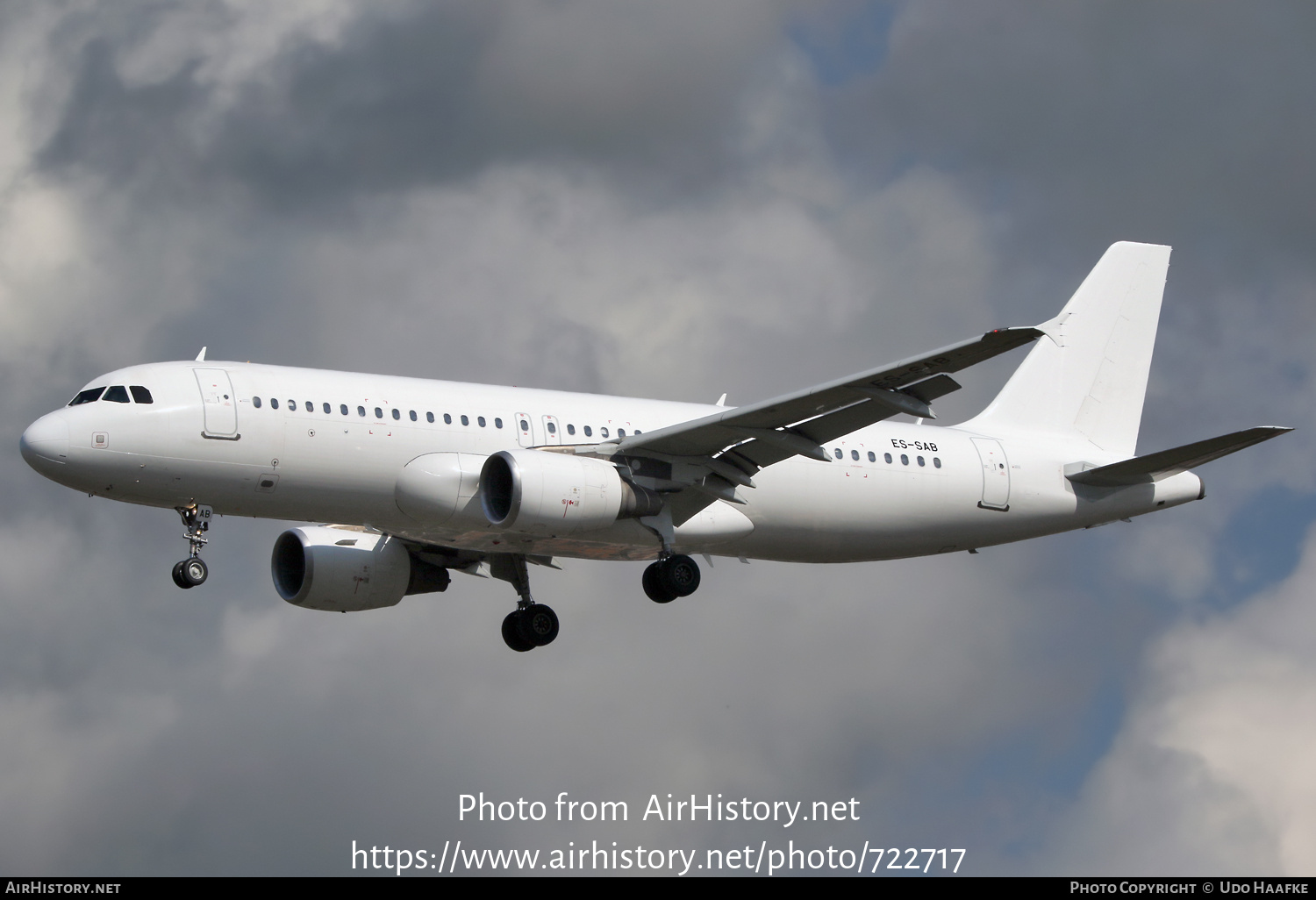 Aircraft Photo of ES-SAB | Airbus A320-214 | AirHistory.net #722717