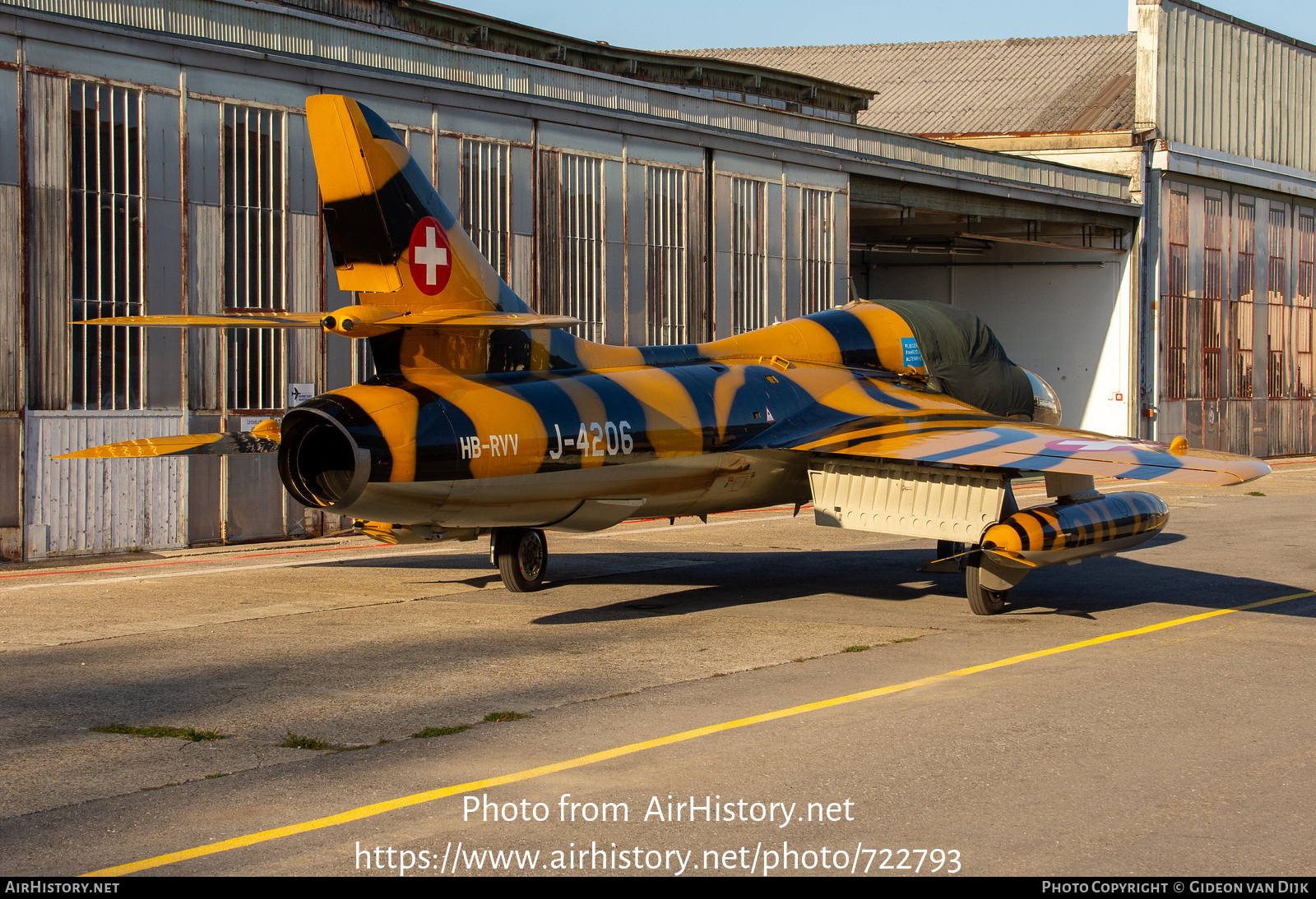 Aircraft Photo of HB-RVV / J-4206 | Hawker Hunter T68 | Switzerland - Air Force | AirHistory.net #722793