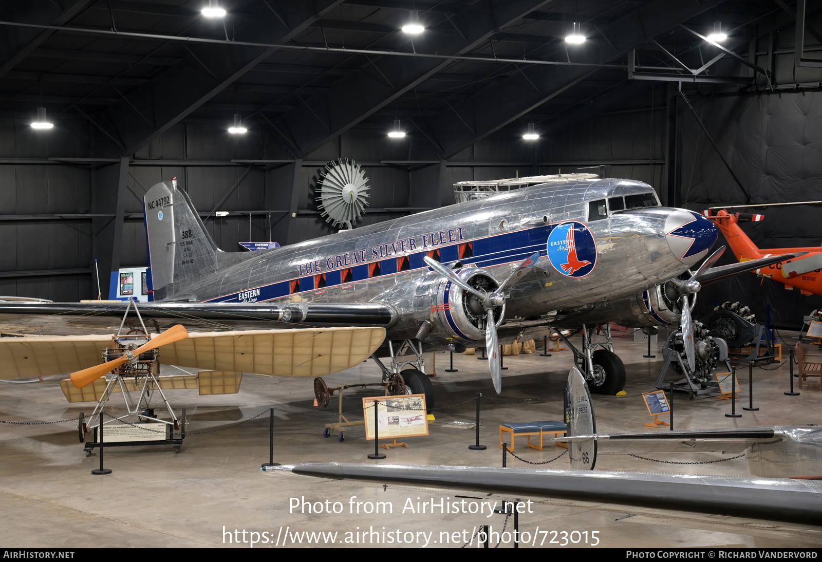 Aircraft Photo of NC44792 | Douglas DC-3-G202A | Eastern Air Lines | AirHistory.net #723015