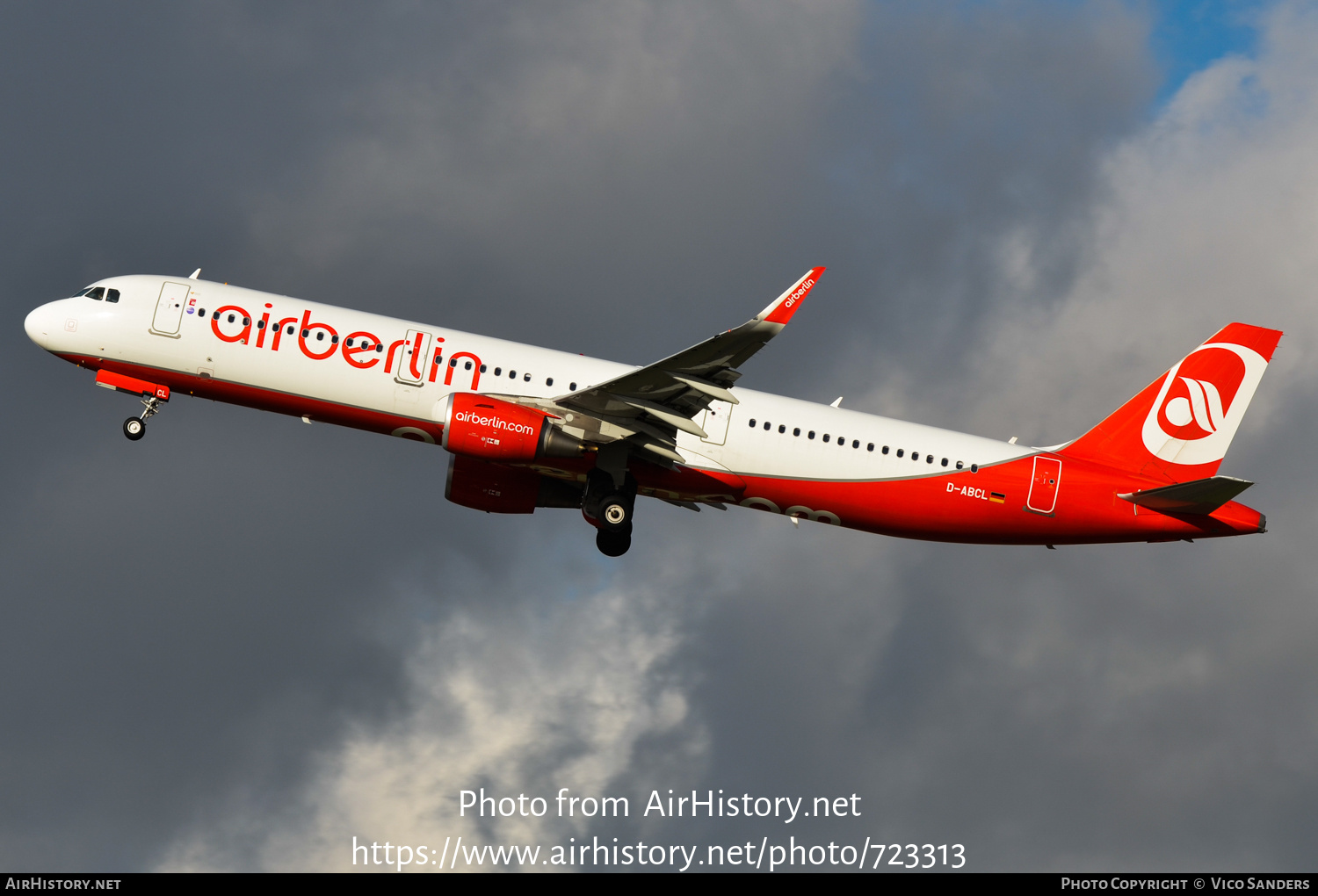 Aircraft Photo of D-ABCL | Airbus A321-211 | Air Berlin | AirHistory.net #723313