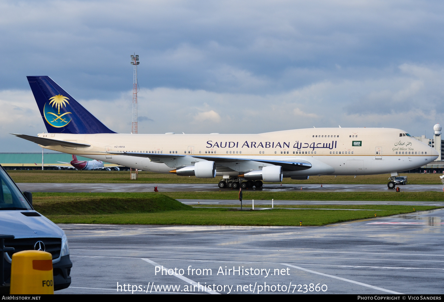 Aircraft Photo of HZ-HM1A | Boeing 747-368 | Saudi Arabian Royal Flight | AirHistory.net #723860