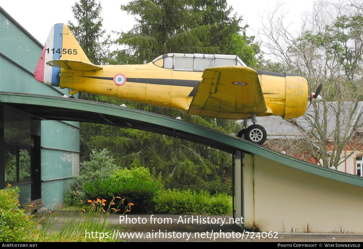 Aircraft Photo of 114565 | North American T-6H Harvard Mk IV | France - Air Force | AirHistory.net #724062