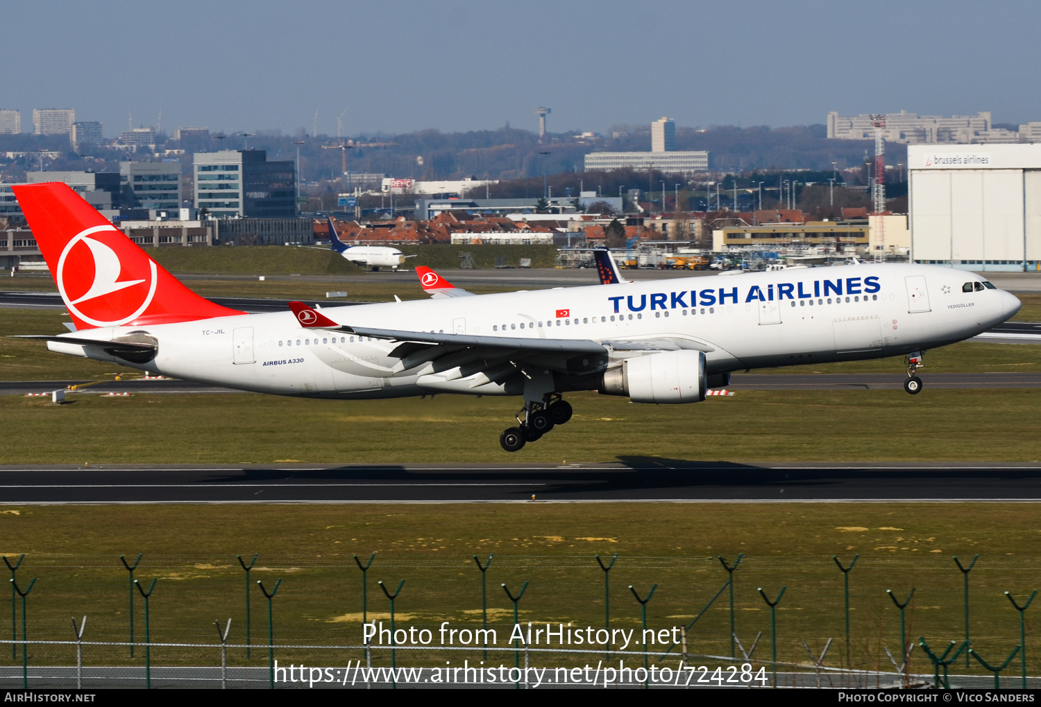 Aircraft Photo of TC-JIL | Airbus A330-202 | Turkish Airlines | AirHistory.net #724284