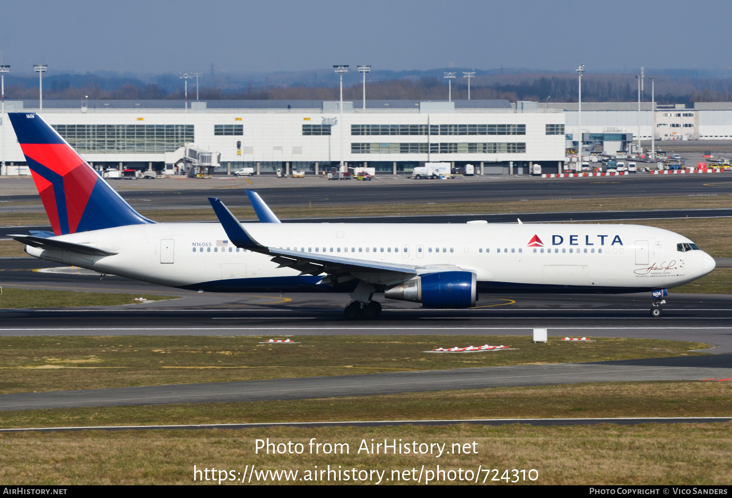 Aircraft Photo of N16065 | Boeing 767-332/ER | Delta Air Lines | AirHistory.net #724310