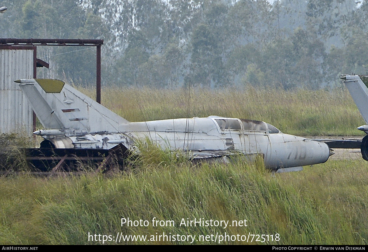 Aircraft Photo of 710 | Mikoyan-Gurevich MiG-21US | Laos - Air Force | AirHistory.net #725118