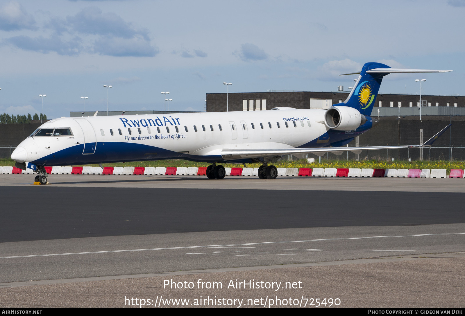 Aircraft Photo of 9XR-WI | Bombardier CRJ-900ER (CL-600-2D24) | RwandAir | AirHistory.net #725490