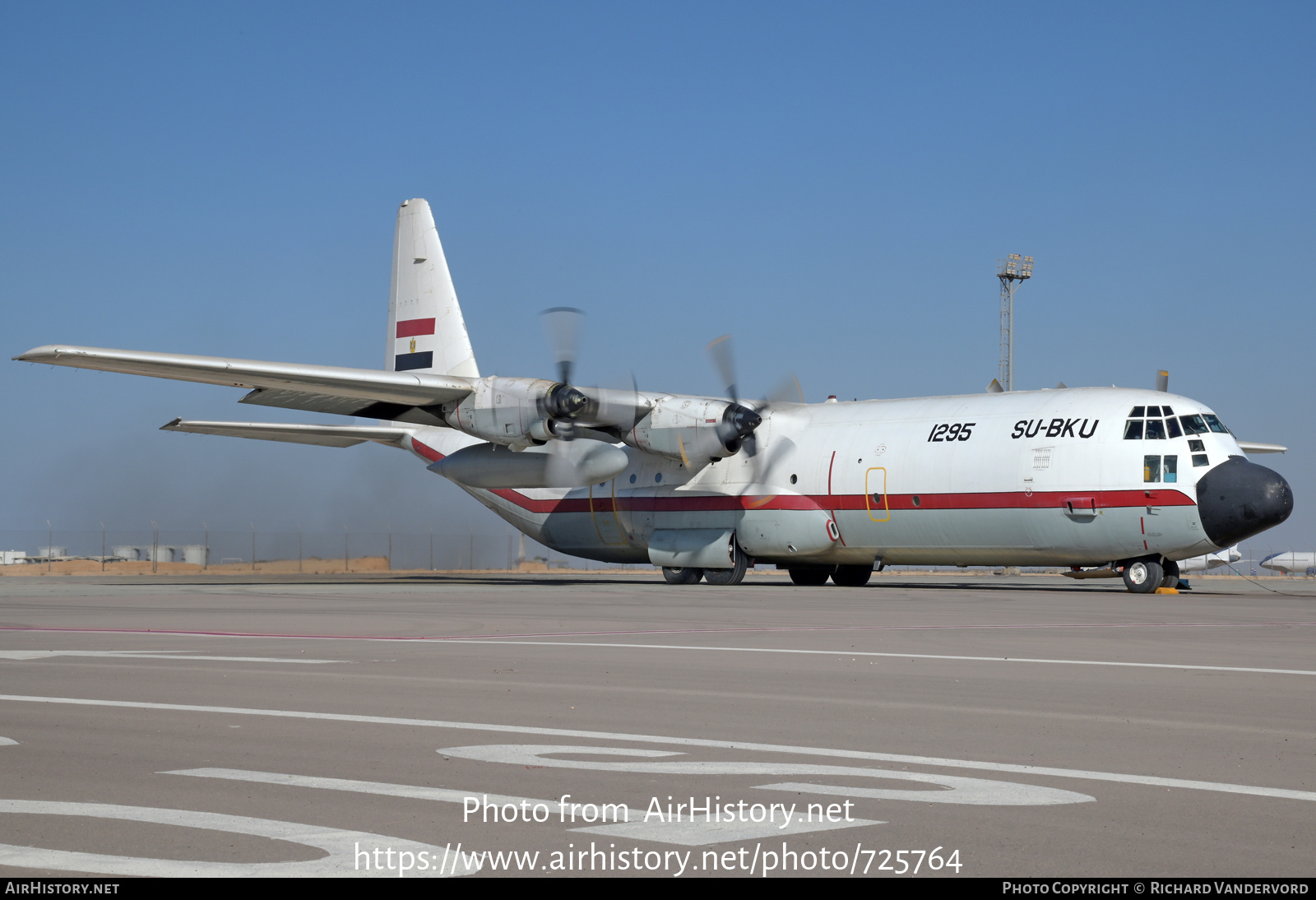 Aircraft Photo of 1295 / SU-BKU / ۱۲۹٥ | Lockheed C-130H-30 Hercules (L-382) | Egypt - Air Force | AirHistory.net #725764