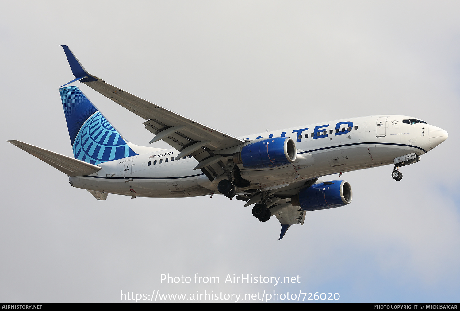 Aircraft Photo of N33714 | Boeing 737-724 | United Airlines | AirHistory.net #726020