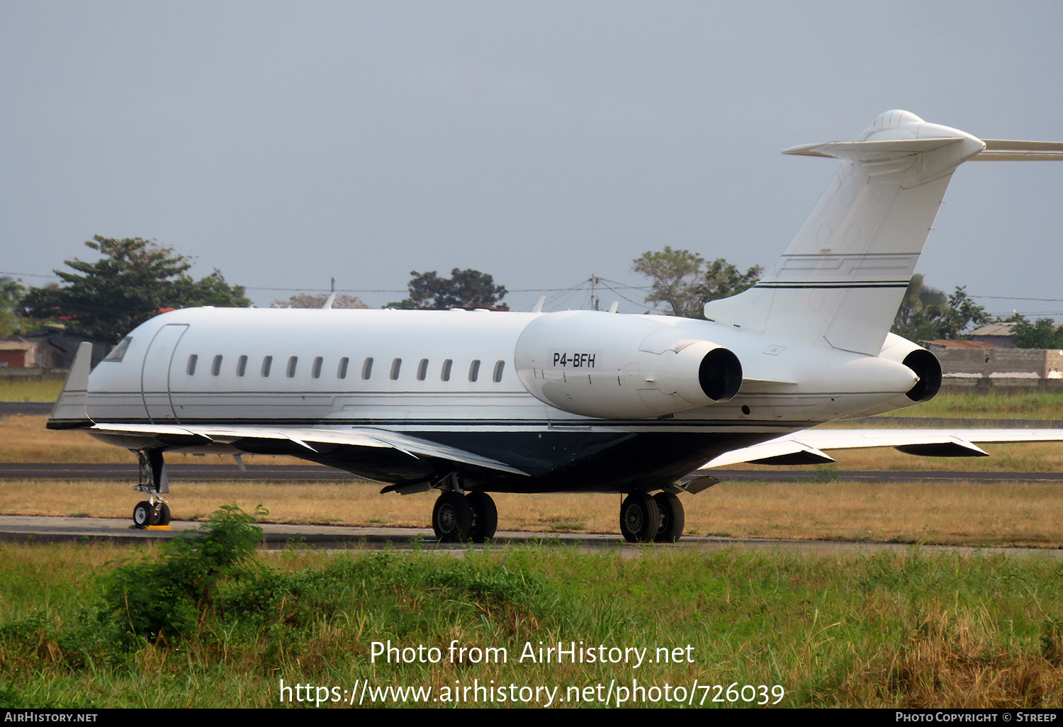 Aircraft Photo of P4-BFH | Bombardier Global Express (BD-700-1A10) | AirHistory.net #726039