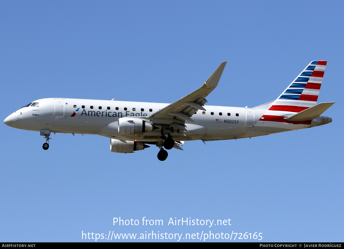 Aircraft Photo of N502SY | Embraer 175LR (ERJ-170-200LR) | American Eagle | AirHistory.net #726165