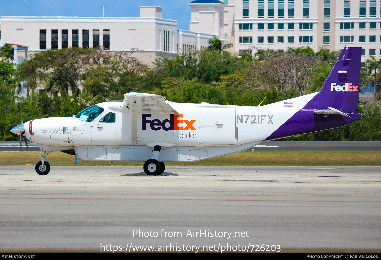 Aircraft Photo of N721FX | Cessna 208B Super Cargomaster | FedEx Feeder | AirHistory.net #726203