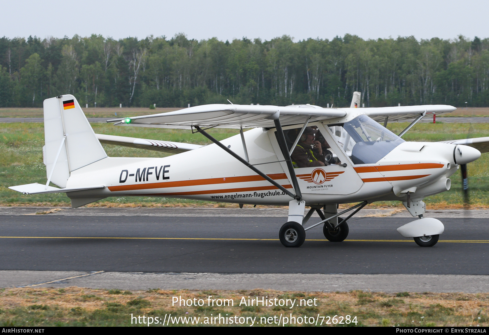 Aircraft Photo of D-MFVE | Comco Ikarus C42B | Engelmann Flugschule | AirHistory.net #726284