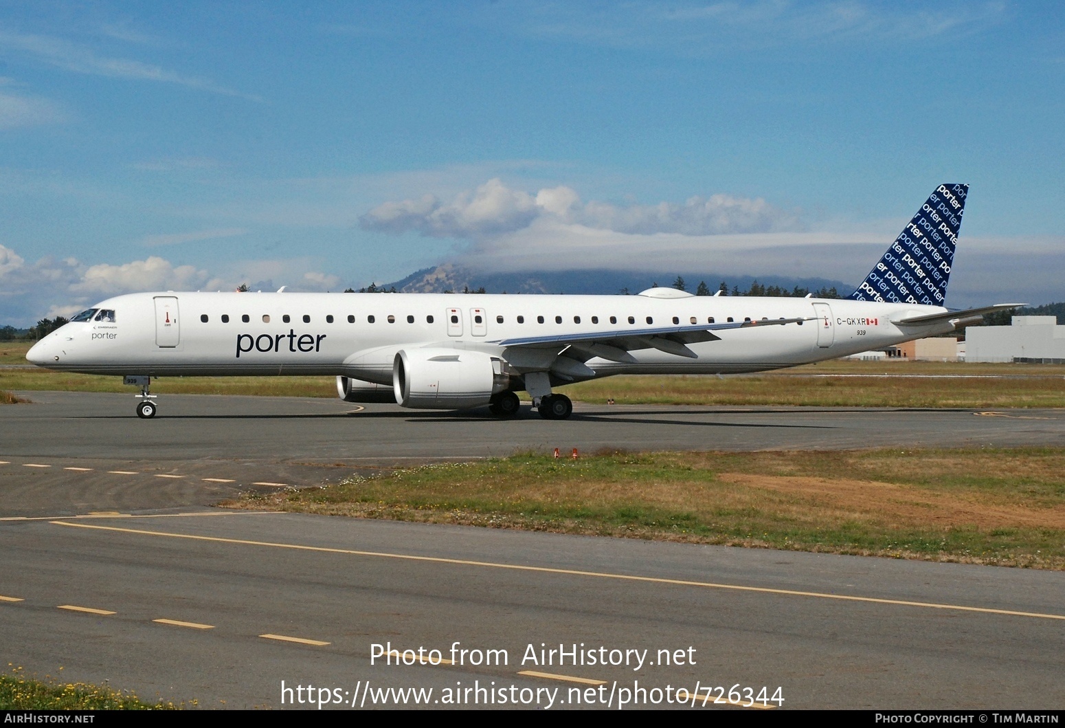 Aircraft Photo of C-GKXR | Embraer 195-E2 (ERJ-190-400) | Porter Airlines | AirHistory.net #726344