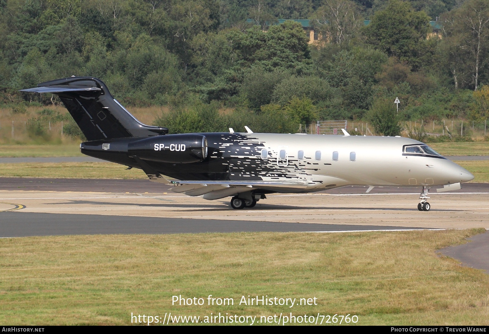 Aircraft Photo of SP-CUD | Bombardier Challenger 350 (BD-100-1A10) | AirHistory.net #726760