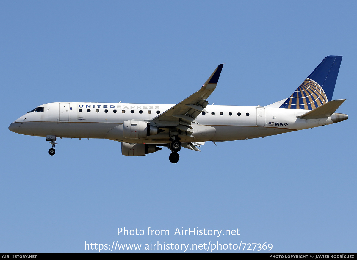 Aircraft Photo of N119SY | Embraer 175LR (ERJ-170-200LR) | United Express | AirHistory.net #727369