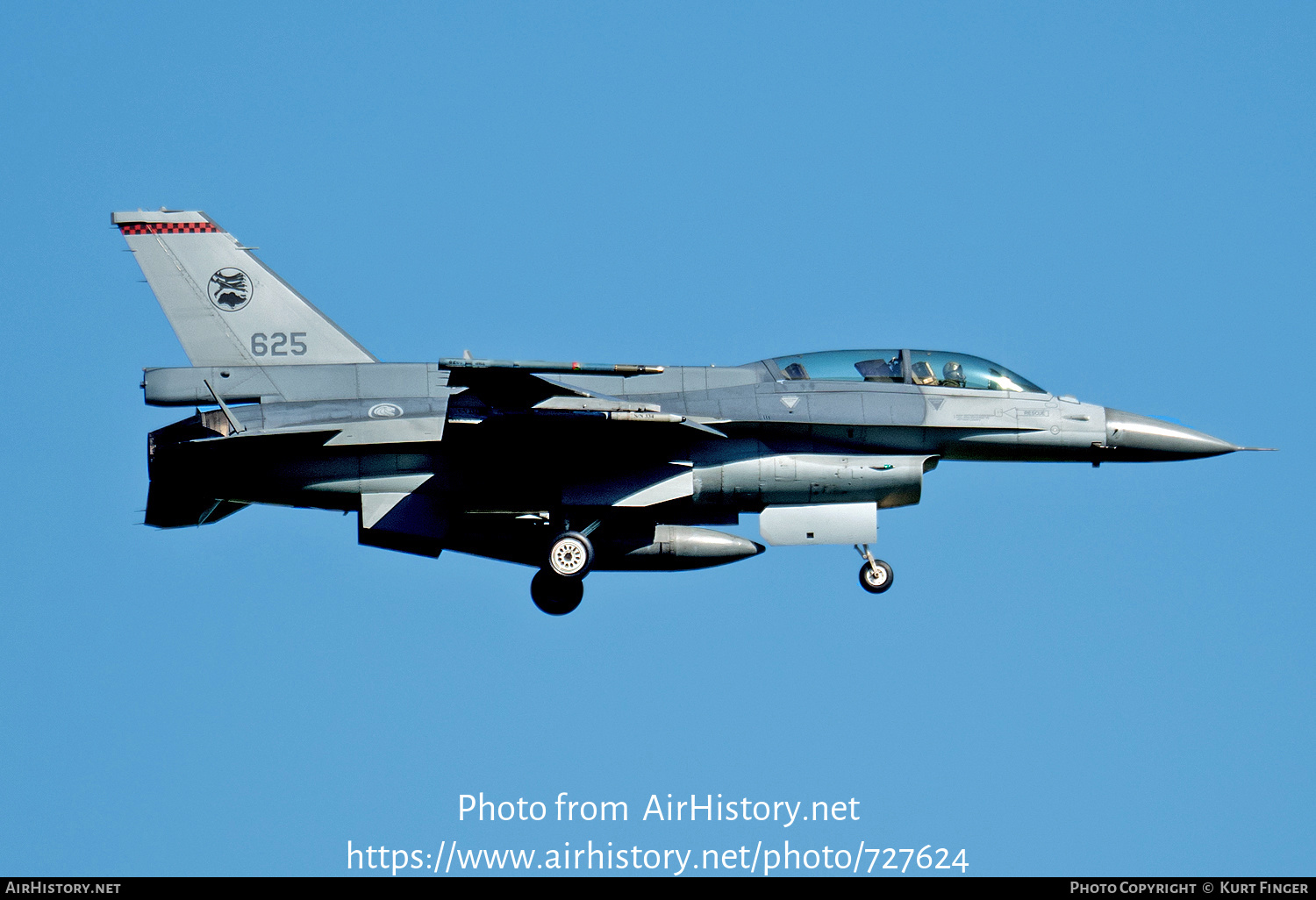 Aircraft Photo of 625 | General Dynamics F-16D Fighting Falcon | Singapore - Air Force | AirHistory.net #727624