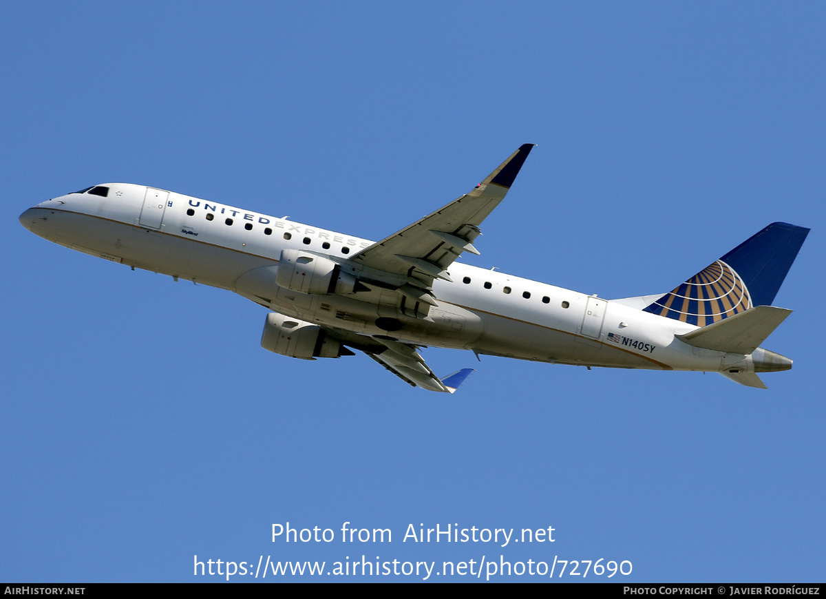 Aircraft Photo of N140SY | Embraer 175LR (ERJ-170-200LR) | United Express | AirHistory.net #727690