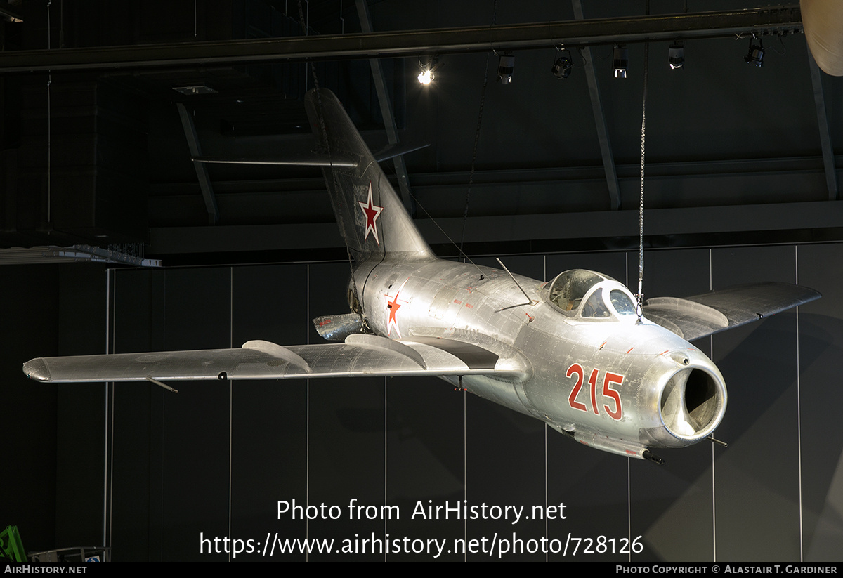 Aircraft Photo of 215 | PZL-Mielec Lim-2 (MiG-15bis) | Soviet Union - Air Force | AirHistory.net #728126