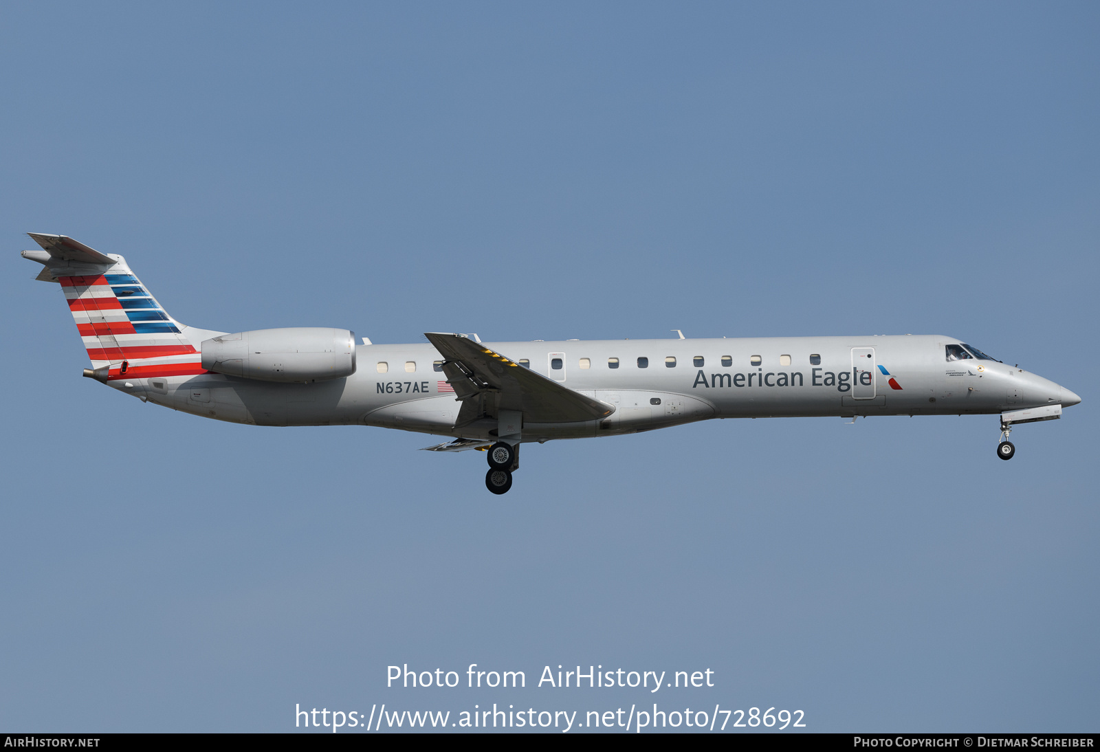 Aircraft Photo of N637AE | Embraer ERJ-145LR (EMB-145LR) | American Eagle | AirHistory.net #728692