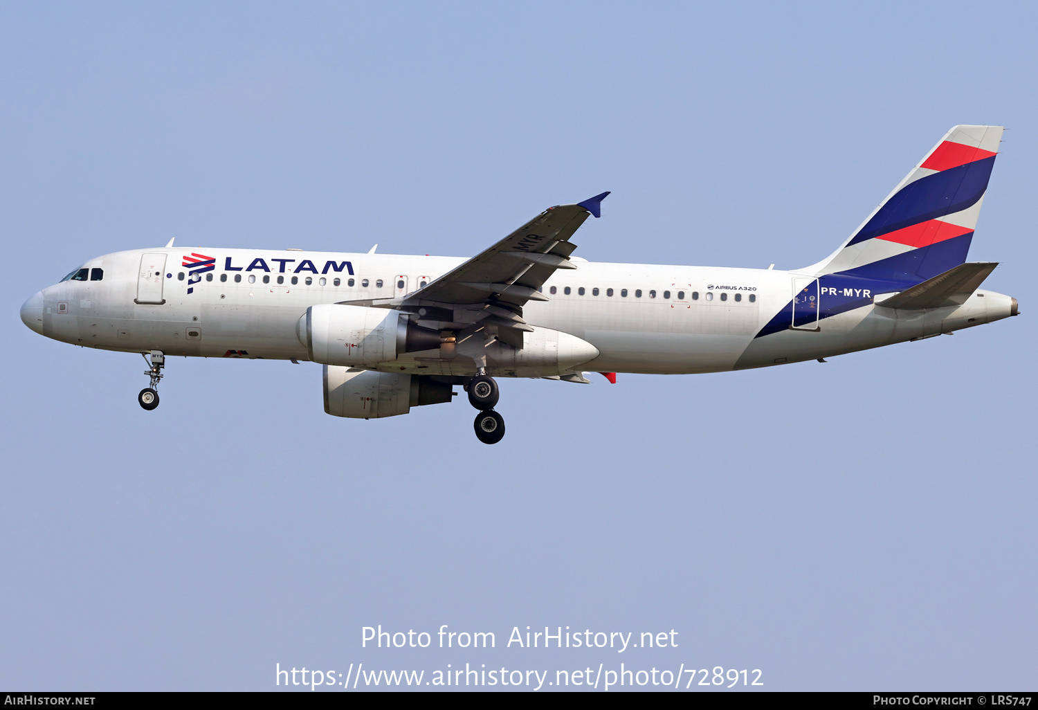 Aircraft Photo of PR-MYR | Airbus A320-214 | LATAM Airlines | AirHistory.net #728912